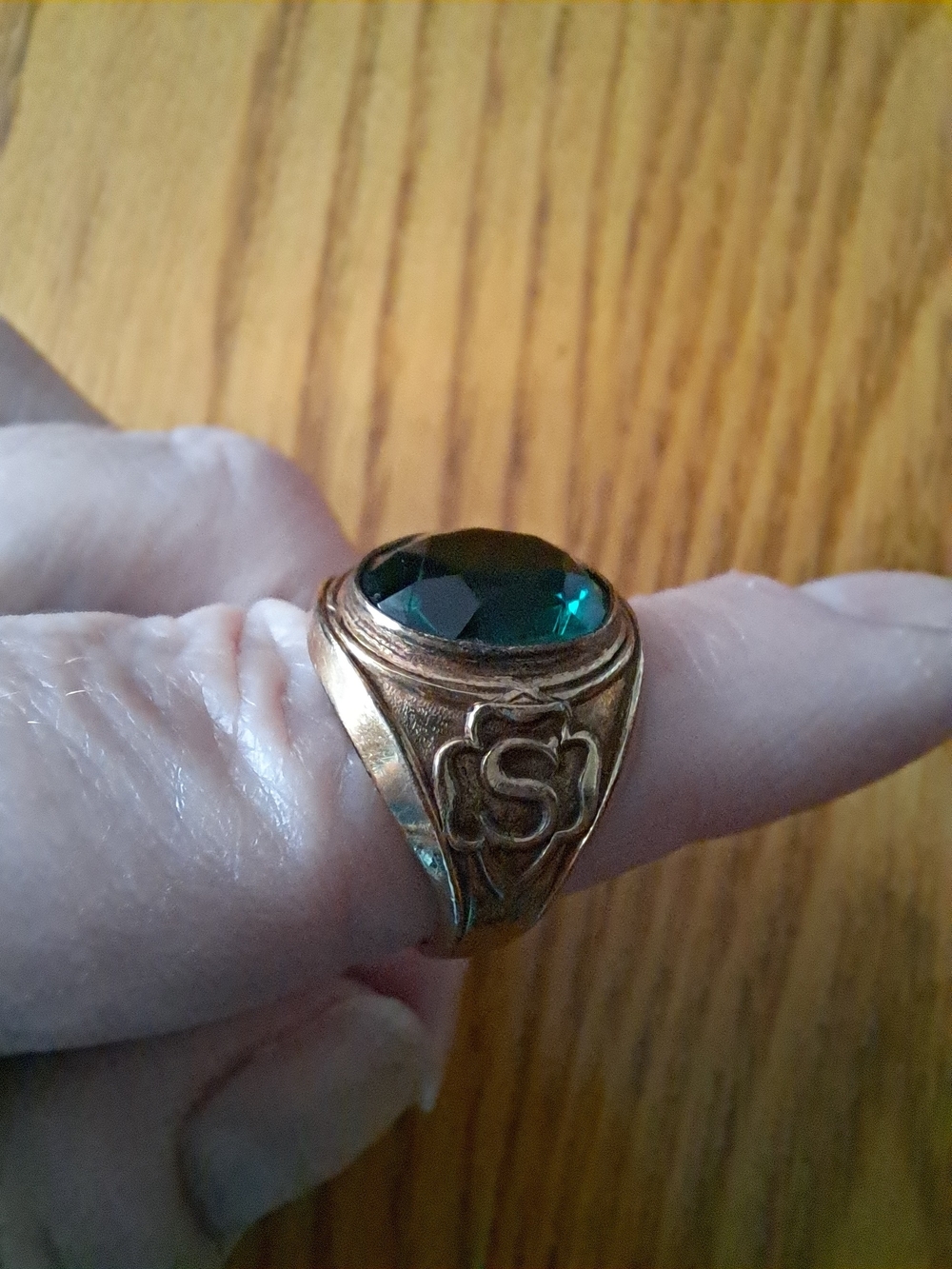 VTG Girl Scout 10k Gold-Filled Bezel Set Green Stone Signet Ring SZ6